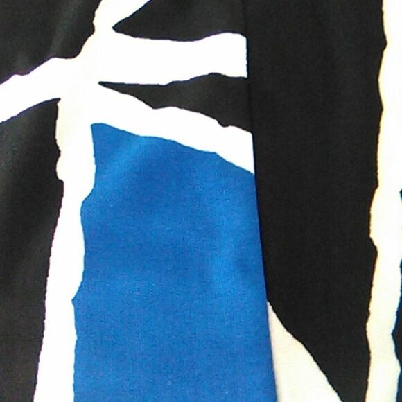 AB Studio Graphic Knit Dress - Picture 10 of 11